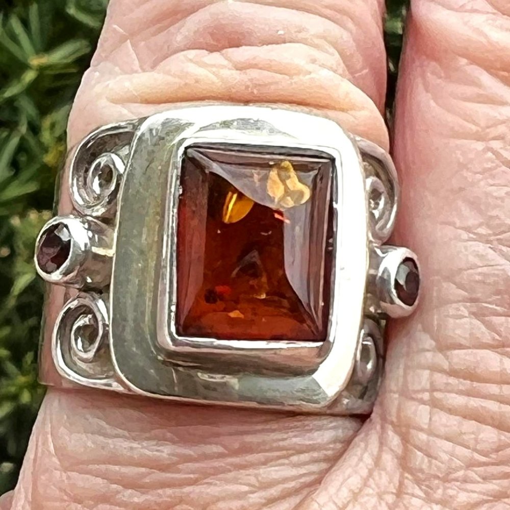 Warm and Lovely Sterling Silver Sajen Amber Ring ~ Size 5.5